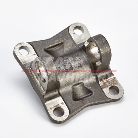 D70624 – Вилка вала карданного, CE CASE 1845C (2)