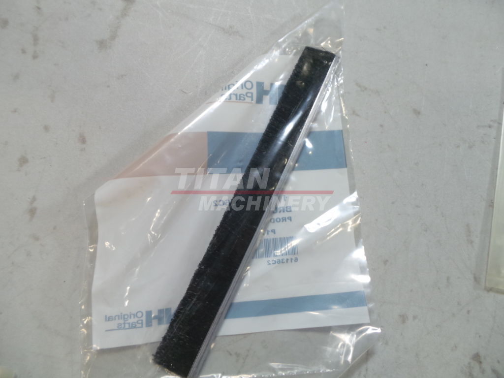 61136C2 – BRUSH (1)