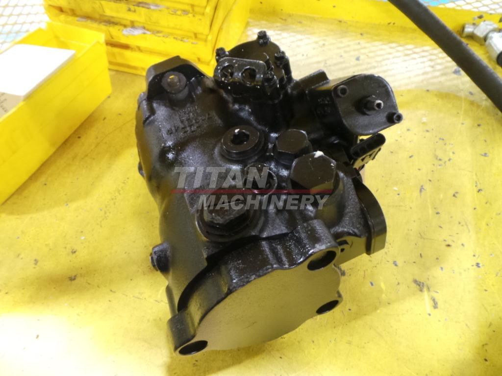47112029 – HYDRAULIC PUMP, 45.88 CC (1)