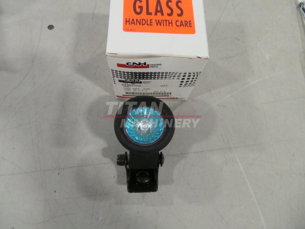 84384729 – SIDE LAMP ASSY, 12V, 20W, Clear (1)