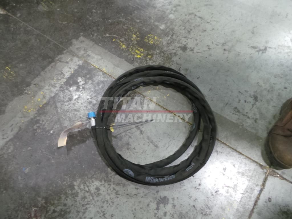 87586300 – HYDRAULIC HOSE, 9.53mm ID x 5640mm L (1)