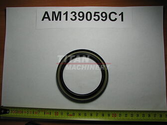 AM139059C1 – Манжета редуктора планетарного, STX500, 8940, 8930, Magnum 315, 335 USP (1)